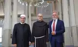 Sống Lại Cuộc Gặp Gỡ Giữa Thánh Phanxicô Và Quốc Vương Hồi Giáo Tại Đại Giáo Đường Hồi Giáo Ở Rôma