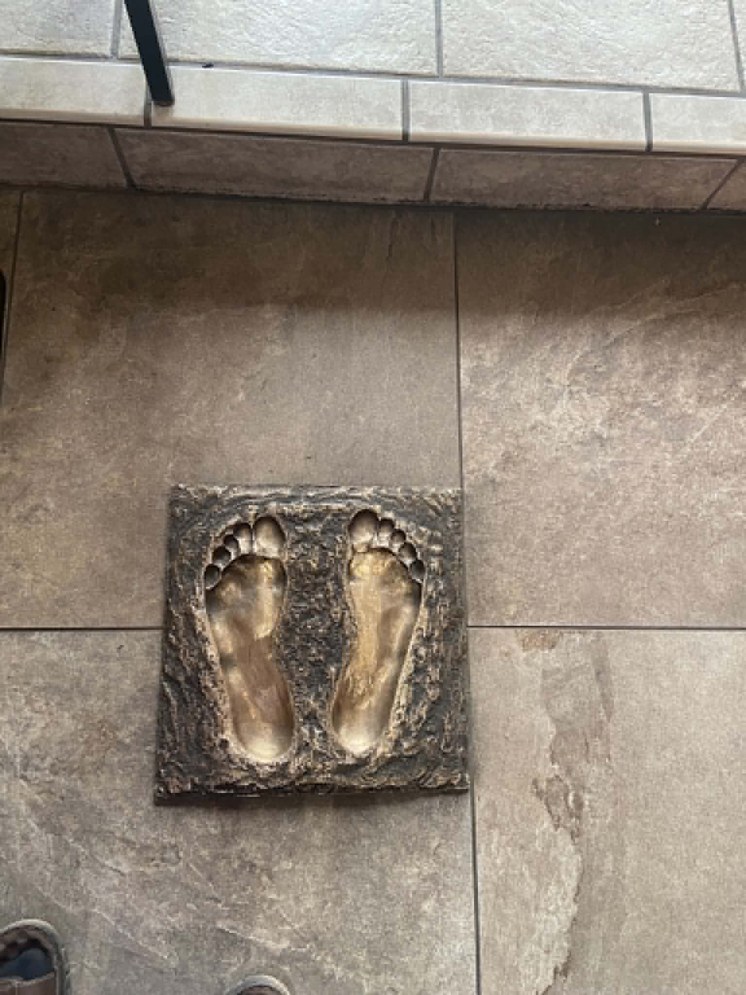 az-feet-1778915297.jpg