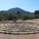 BƯỚC ĐI VÀO TRUNG TÂM: Một suy tư Phan Sinh về Labyrinth